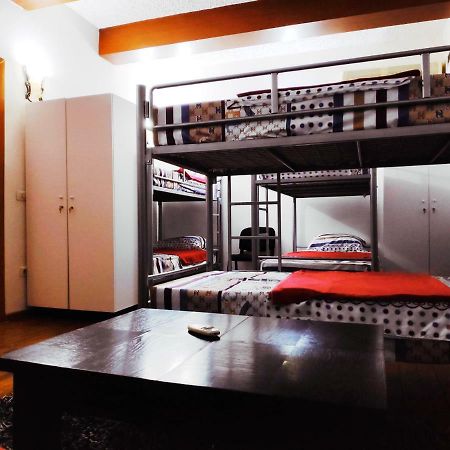 Tufina Hostel Тирана Екстер'єр фото