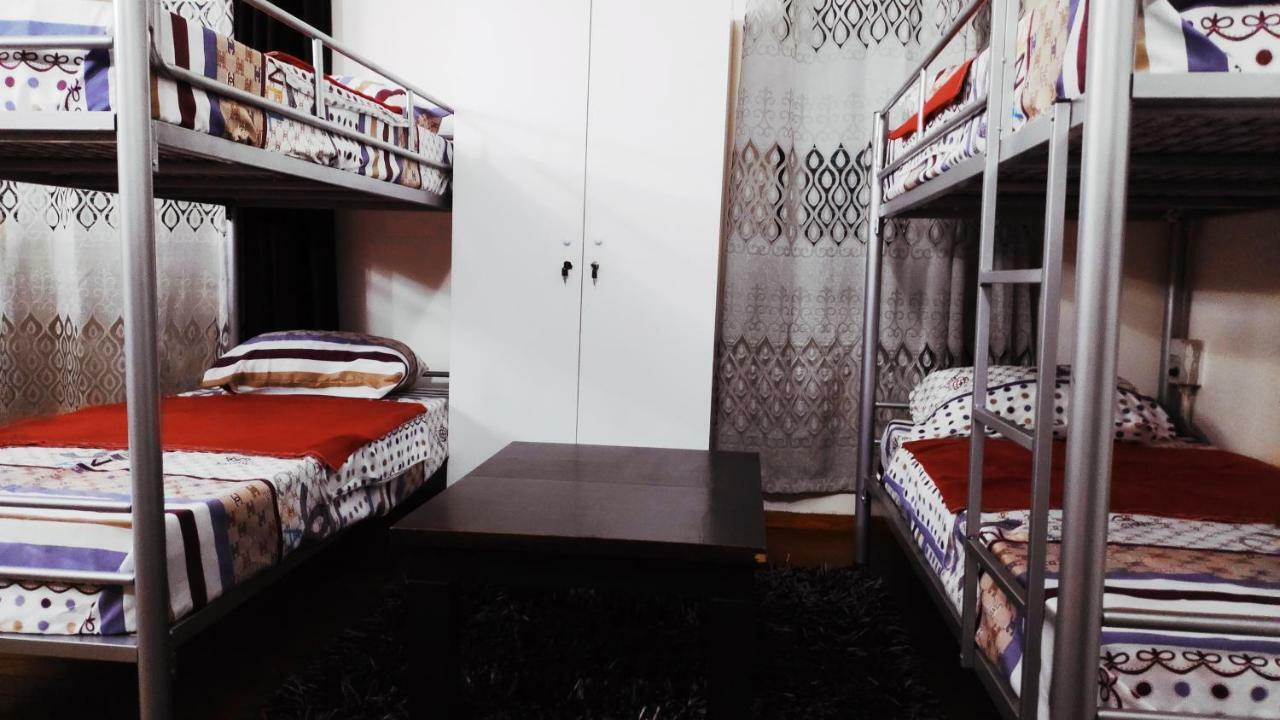Tufina Hostel Тирана Екстер'єр фото